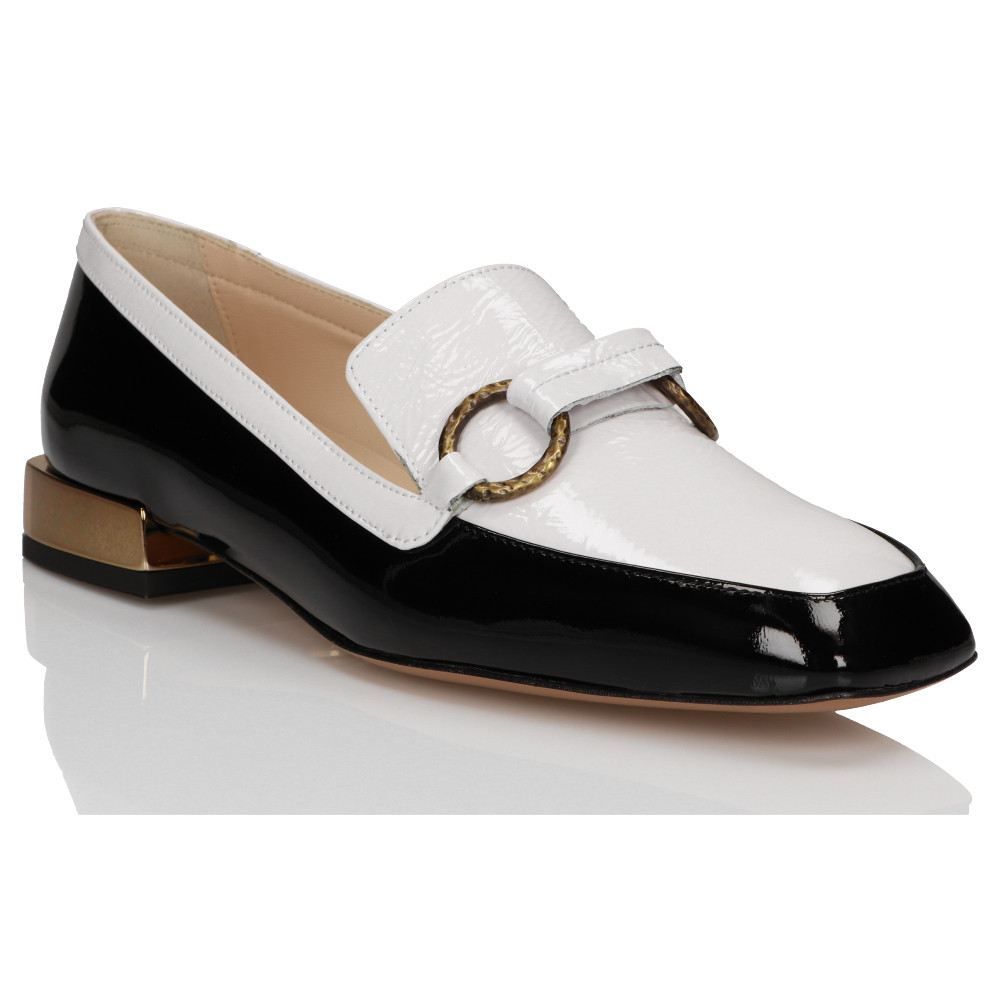 Black and white flat shoes