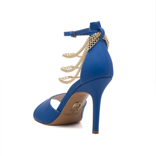 Blue coloured sandals with chain